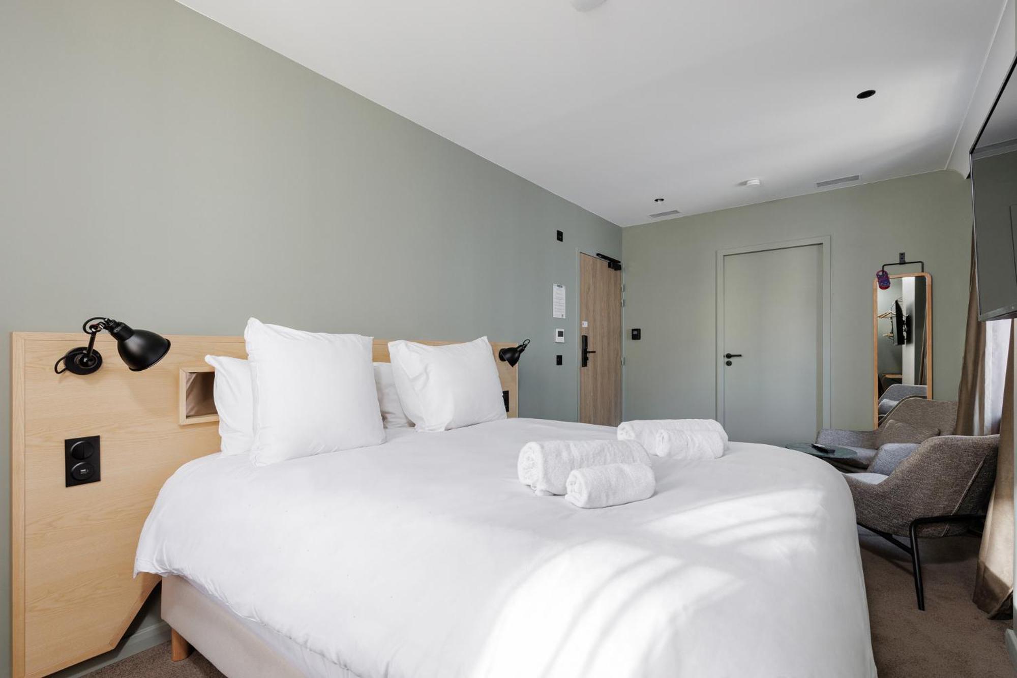Hotel Des Sept - Entree Autonome, Reception En Ligne - Encore Mieux Orléans Eksteriør billede