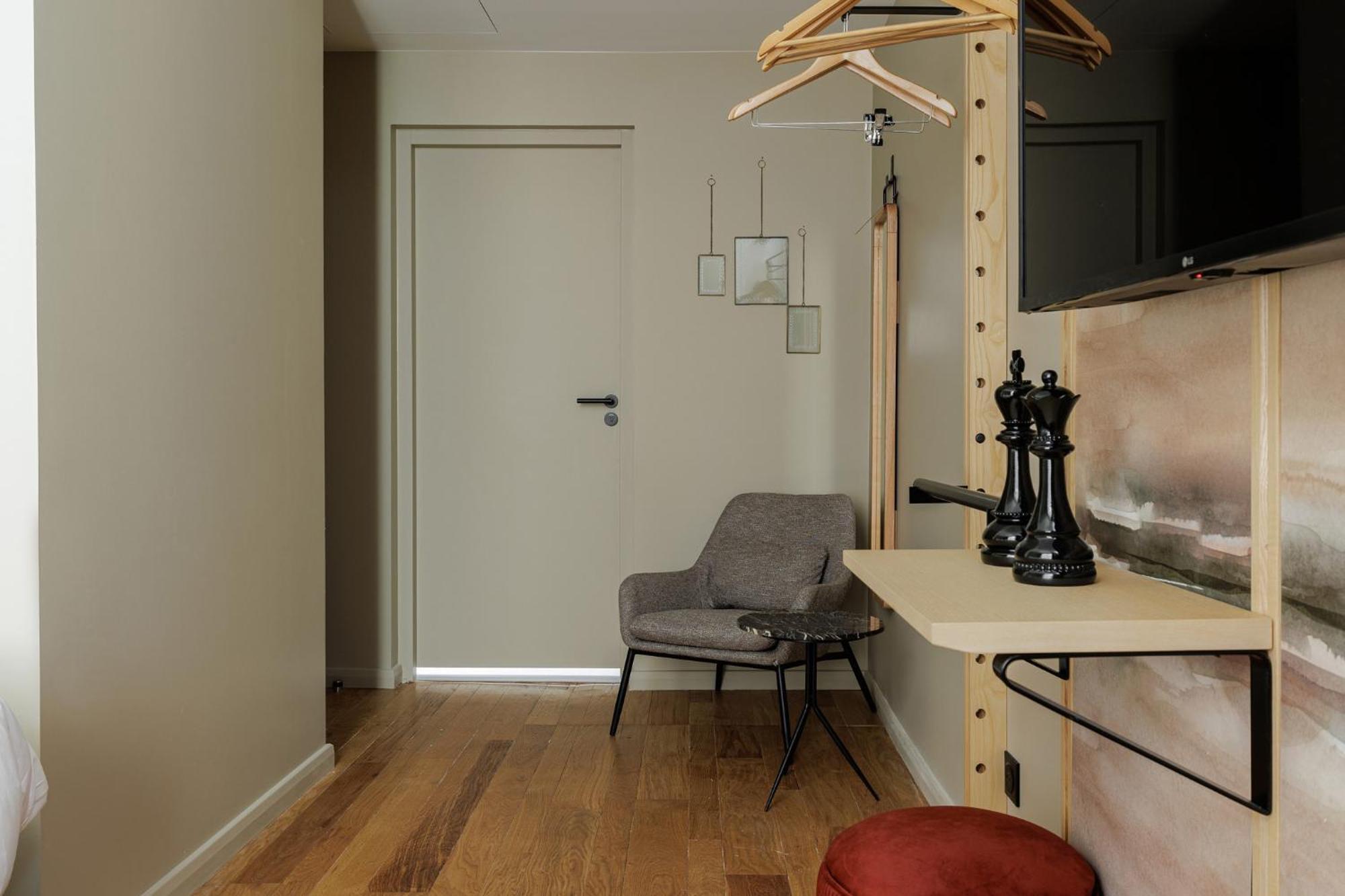 Hotel Des Sept - Entree Autonome, Reception En Ligne - Encore Mieux Orléans Eksteriør billede